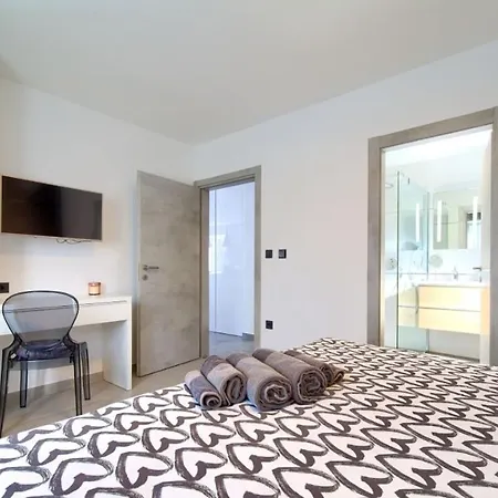 Luxury Valentina With Zone And Outdoor Pool, Near The Sea Sveti Vid-Miholjice