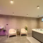 Luxury Valentina With Zone And Outdoor Pool, Near The Sea *