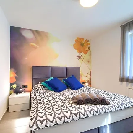 Luxury Valentina With Zone And Outdoor Pool, Near The Sea
