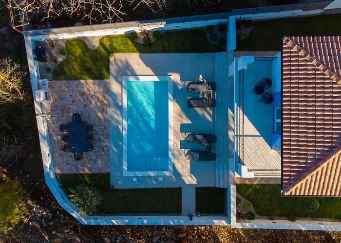 Luxury Valentina With Zone And Outdoor Pool, Near The Sea