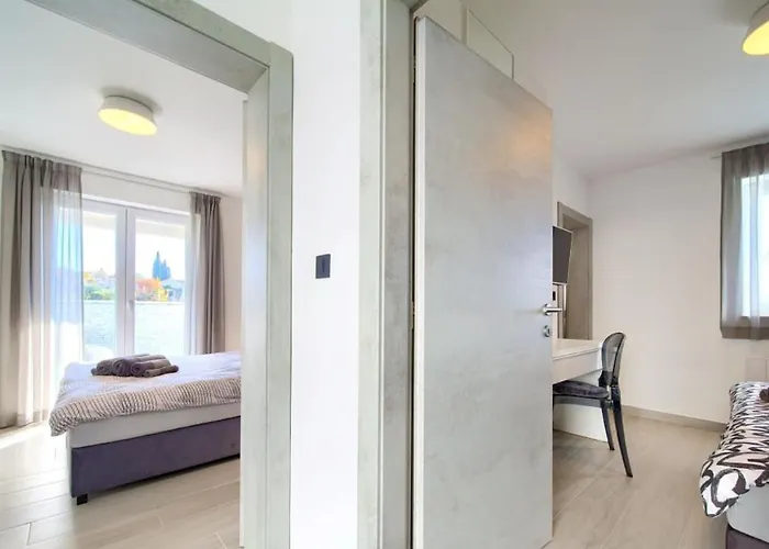 Luxury Valentina With Zone And Outdoor Pool, Near The Sea *