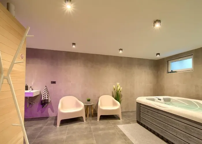 Luxury Valentina With Zone And Outdoor Pool, Near The Sea *