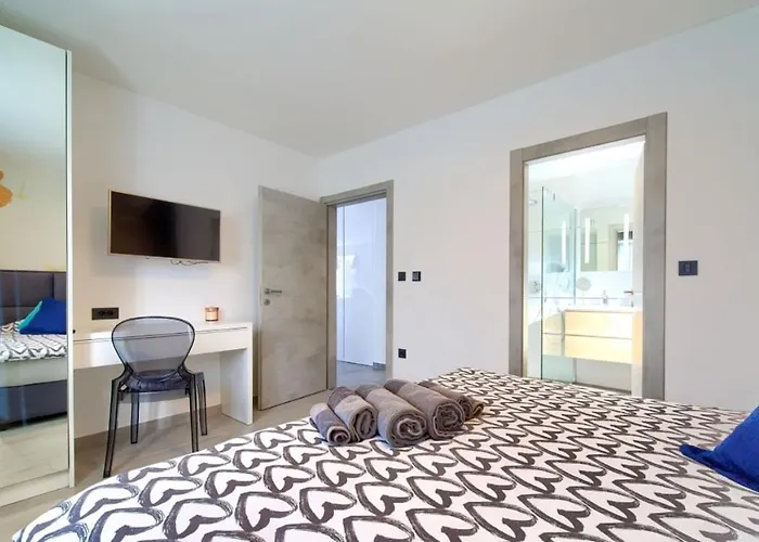 Luxury Valentina With Zone And Outdoor Pool, Near The Sea Sveti Vid-Miholjice