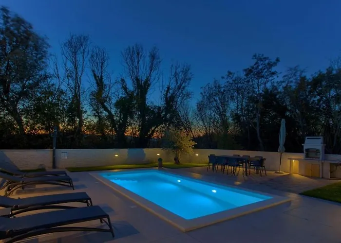 Luxury Valentina With Zone And Outdoor Pool, Near The Sea * Sveti Vid-Miholjice
