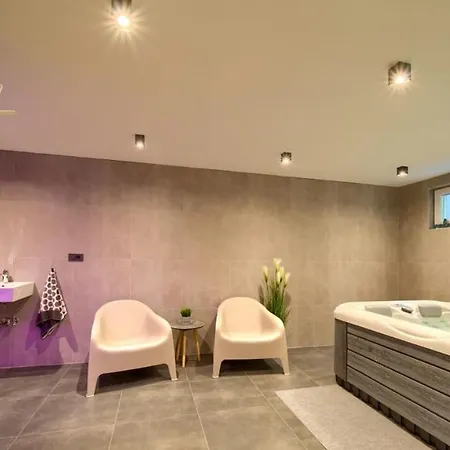 Luxury Valentina With Zone And Outdoor Pool, Near The Sea *